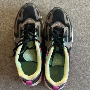 Nike Athletic Shoes Black and Gray